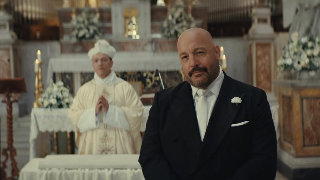 Kevin James dropper komikken og går all-in på kærlighed i Solo Mio