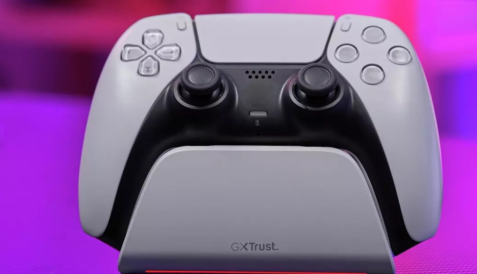 Trust opgraderer dit PS5-setup – vi tester Fast Charging Stand og Illuminated Vertical Stand