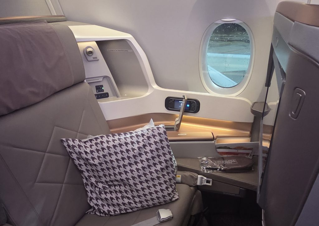 Anmeldelse: Business Class på Singapore Airlines – når flyveturen bliver en oplevelse i sig selv