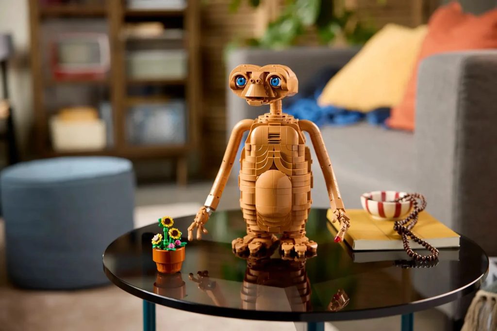 LEGO hylder E.T. med ny samlerfigur, der kan lyse op