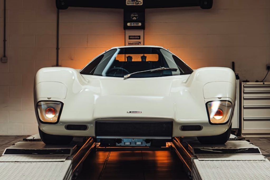 McLaren genopliver legendarisk M6GT i unik nyfortolkning til Goodwood 2026