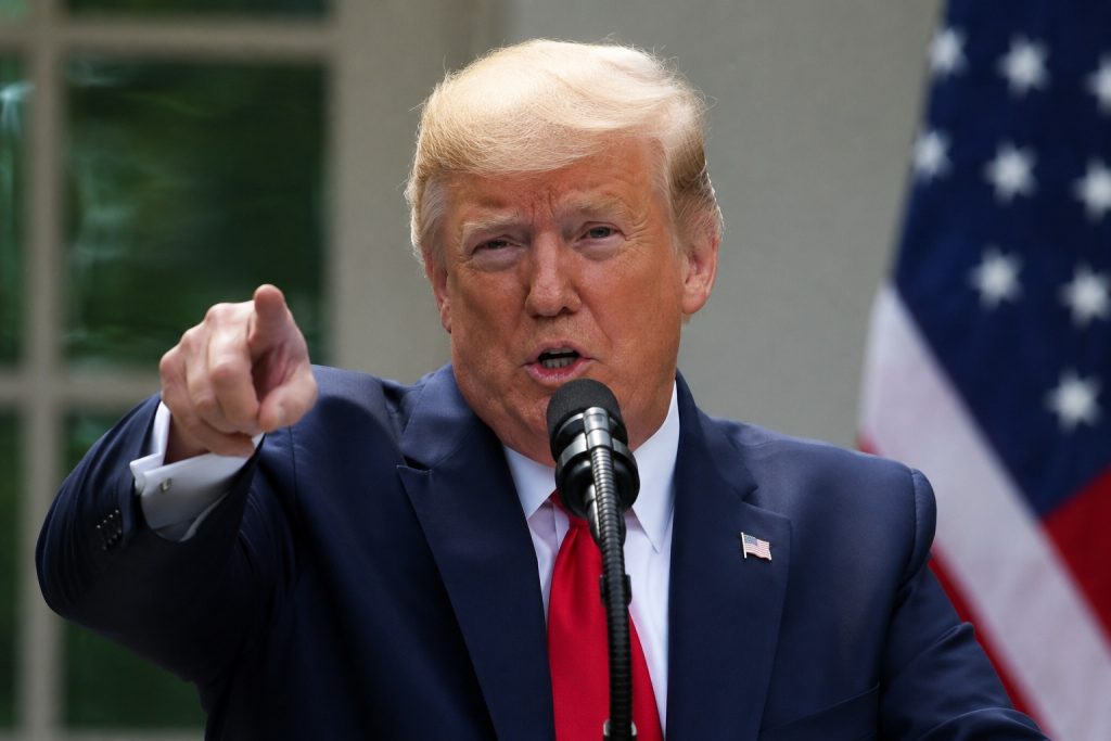 Trump efter nye angreb: Iran risikerer en langt hårdere amerikansk reaktion