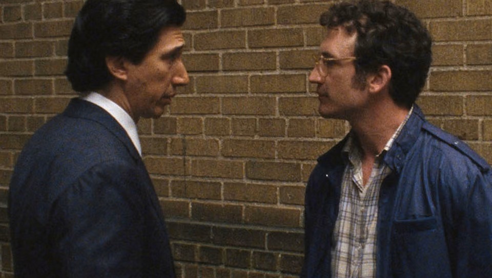 Adam Driver og Miles Teller roder sig ud med den russiske mafia i Paper Tiger