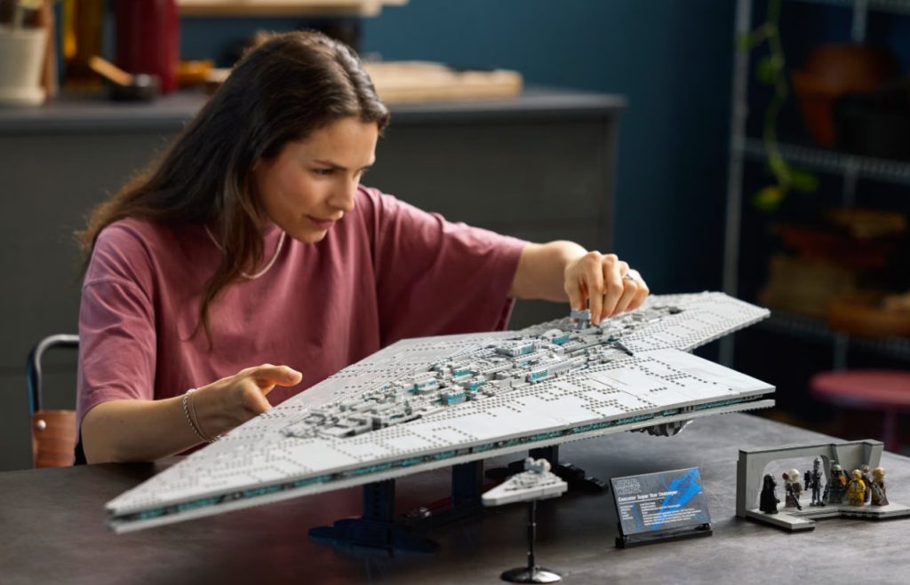 LEGO bygger Darth Vaders flagskib i gigantisk skala – det længste Star Wars-sæt til dato
