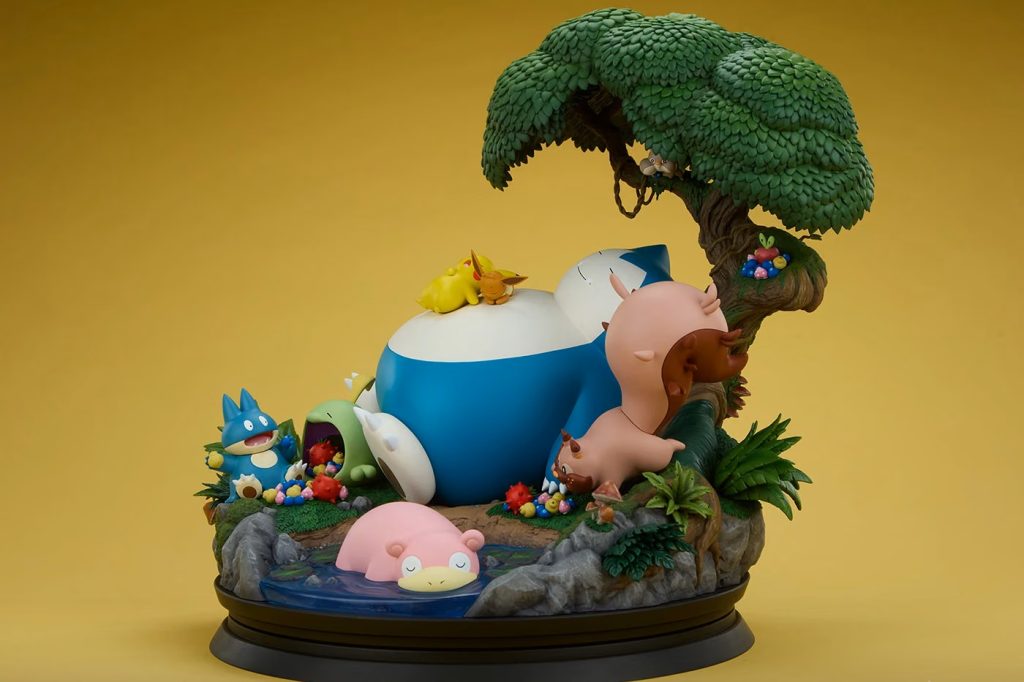 Snorlax tager sig en lur midt i Pokémon-picnic med 10 figurer