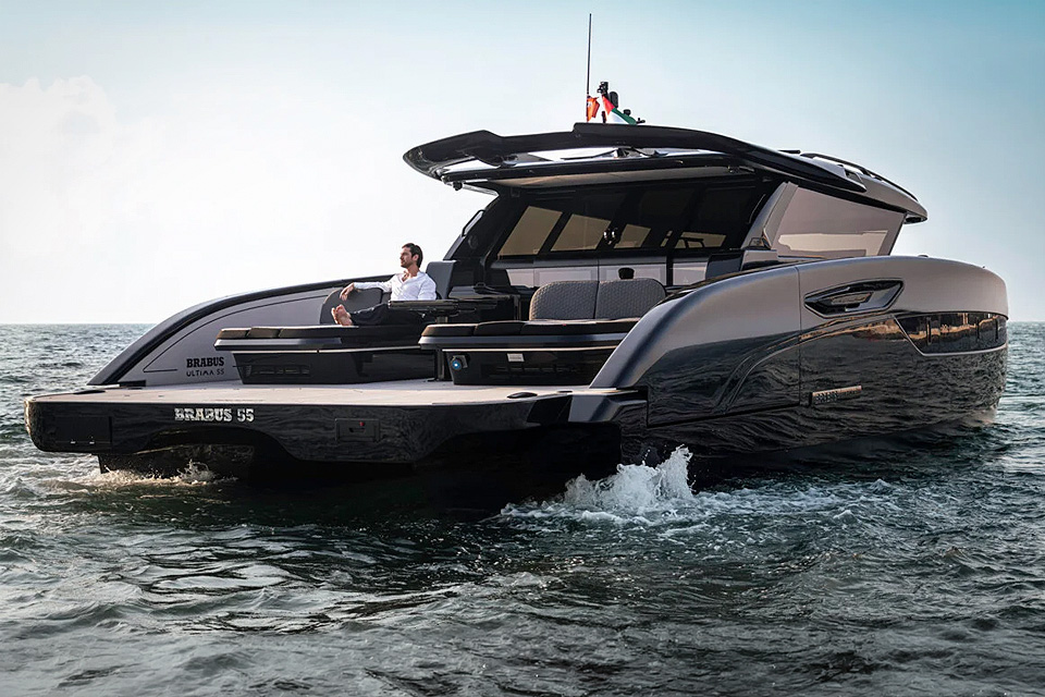 Brabus går til søs med 1.450 hestekræfter og kulfiber i lange baner