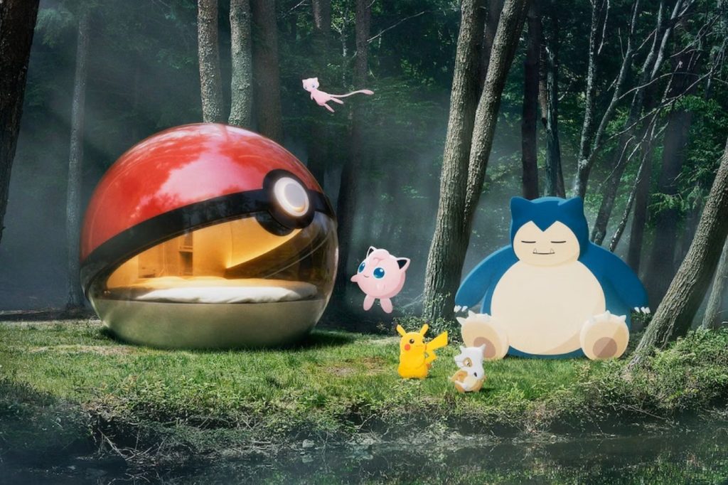 Nu kan du overnatte i en gigantisk Poké Ball midt i Japan