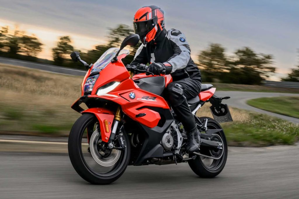 BMW lancerer ny F 450 RR – en lille sportsmotorcykel med superbike-attitude